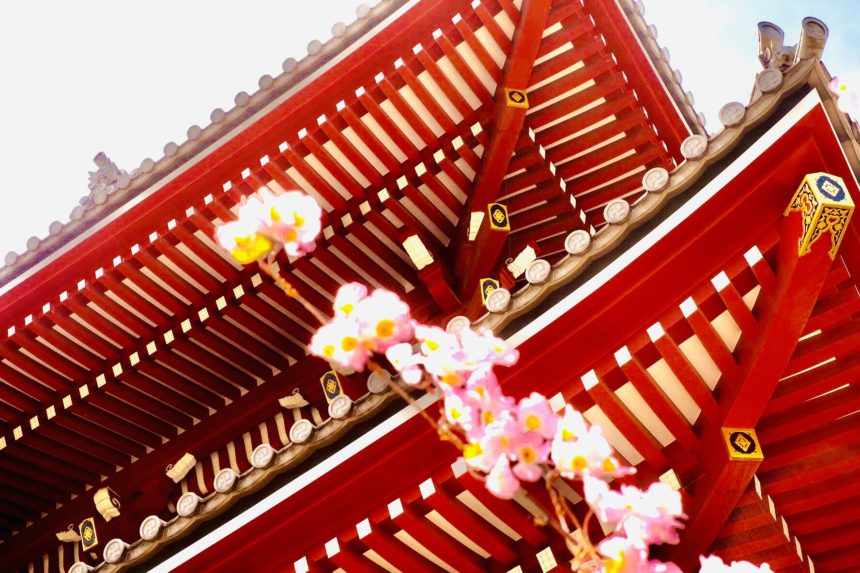浅草寺と桜